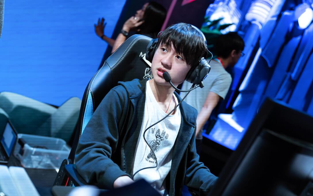 九游娱乐官方网站地址-2007火箭vs爵士第七场